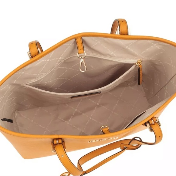 Gaby’sBags👜 Michael Kors Carryall Tote ‼️SALE‼️ - Picture 6 of 6